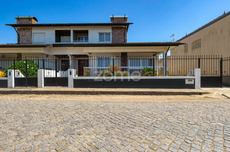 Moradia T4 para Venda em Labruge Foto 1