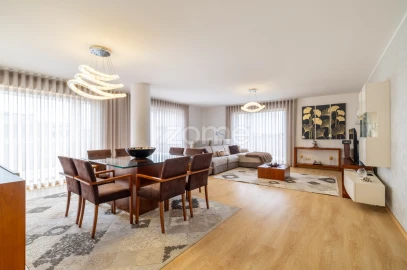 Apartamento T4 para Venda em Bougado (São Martinho e Santiago)