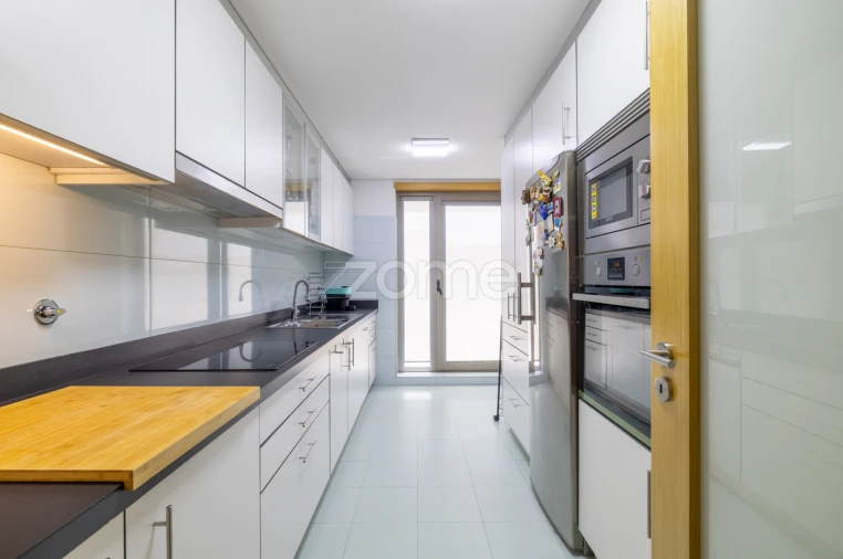 Apartamento T4 para Venda em Bougado (São Martinho e Santiago) Foto 2