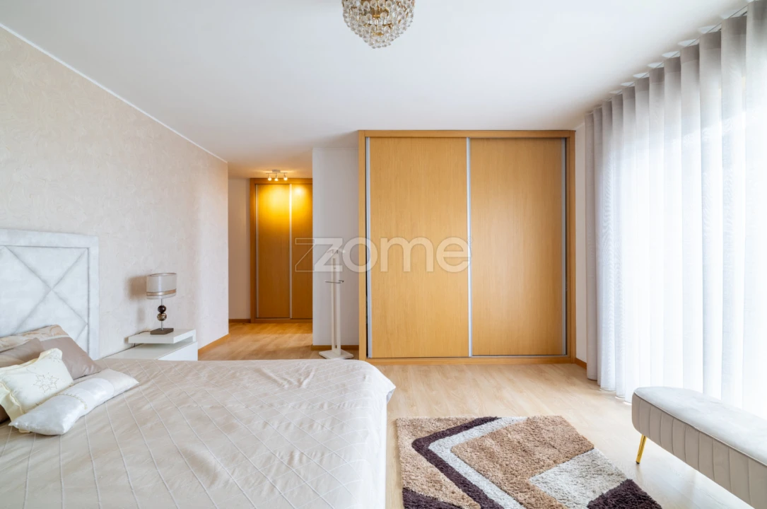 Apartamento T4 para Venda em Bougado (São Martinho e Santiago) Foto 4