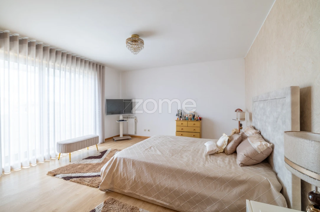 Apartamento T4 para Venda em Bougado (São Martinho e Santiago) Foto 5