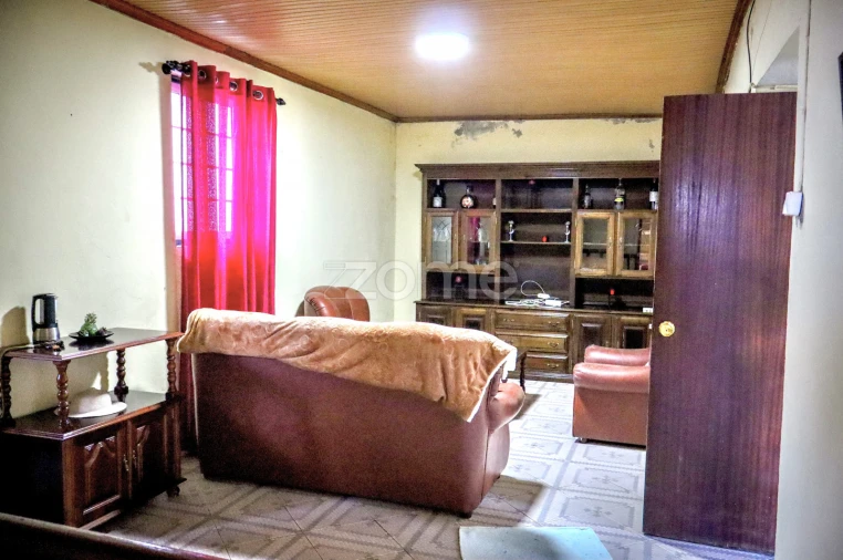 Moradia T4 para Venda em Ribeiras Foto 16