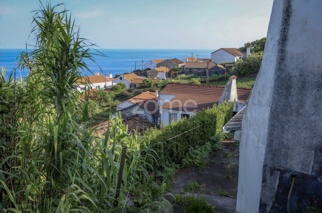 Moradia T4 para Venda em Ribeiras Foto 11