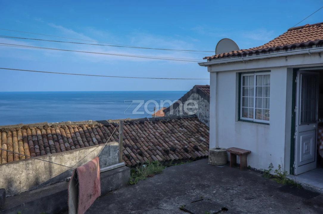 Moradia T4 para Venda em Ribeiras Foto 4