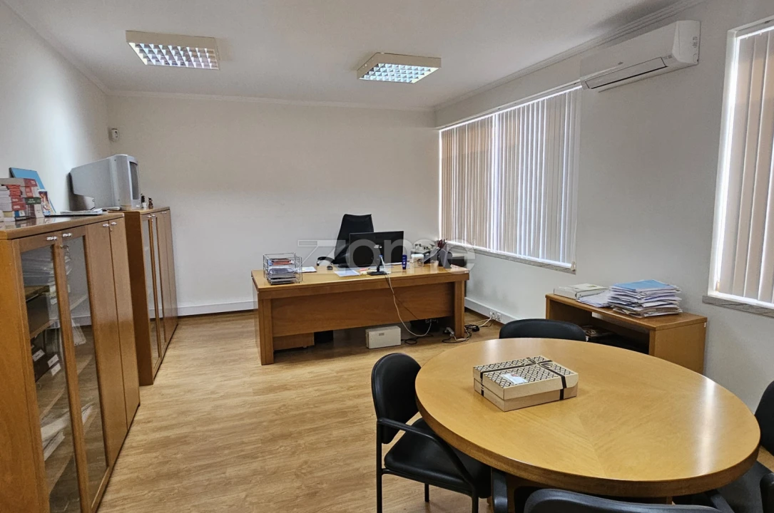 Escritório para Venda em Alto do Seixalinho, Santo André e Verderena Foto 1