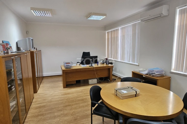 Escritório para Venda em Alto do Seixalinho, Santo André e Verderena Foto 1