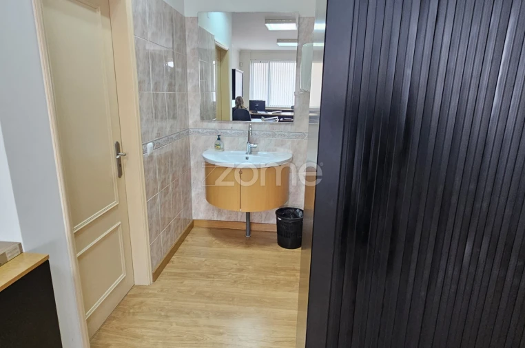 Escritório para Venda em Alto do Seixalinho, Santo André e Verderena Foto 8