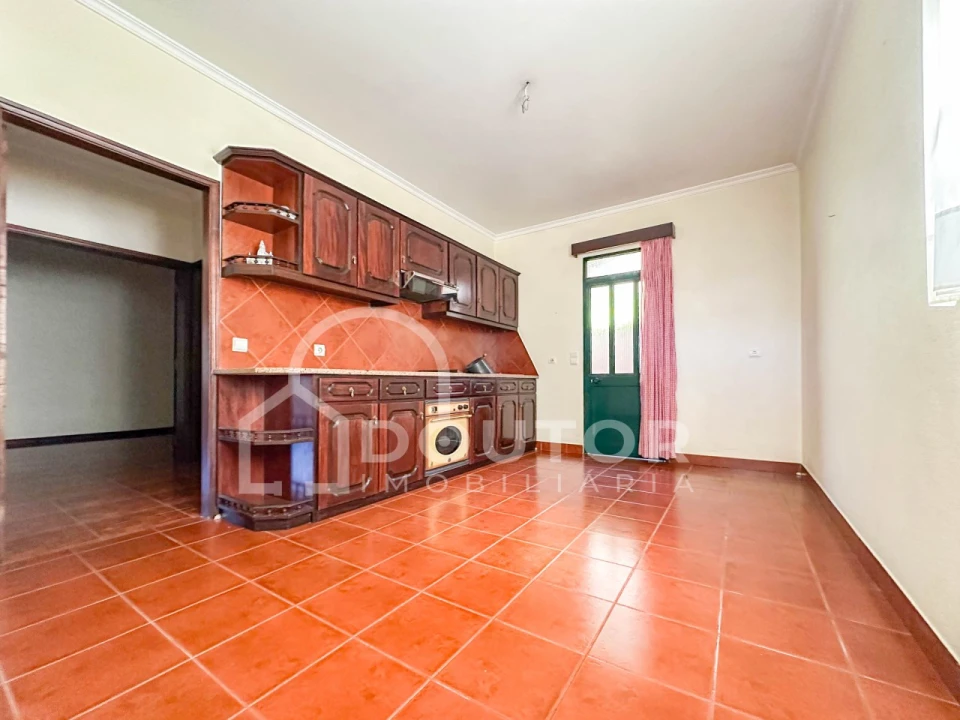 Moradia T3 para Venda em Estreito de Camara de Lobos Foto 12