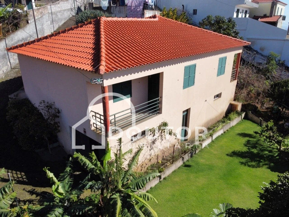 Moradia T3 para Venda em Estreito de Camara de Lobos Foto 2