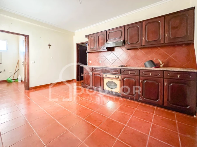 Moradia T3 para Venda em Estreito de Camara de Lobos Foto 13