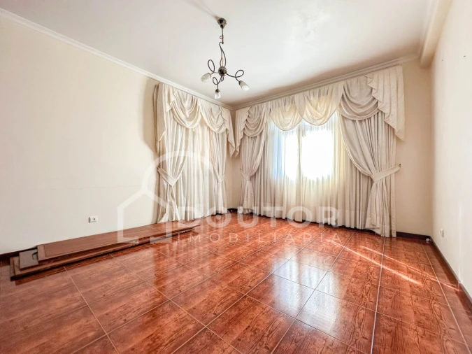 Moradia T3 para Venda em Estreito de Camara de Lobos Foto 15