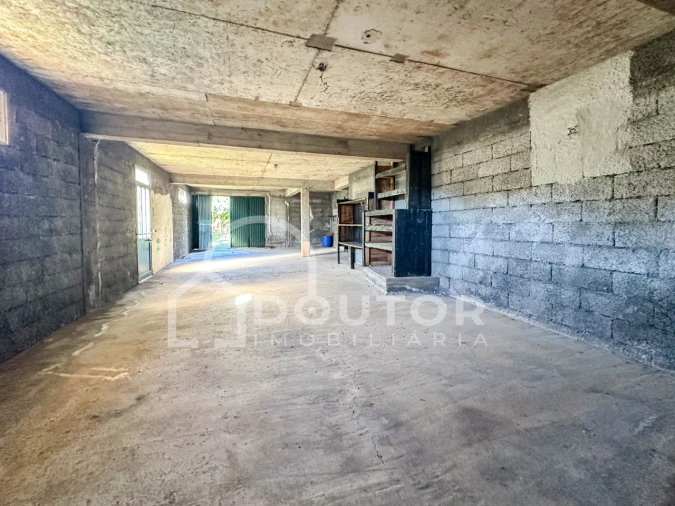 Moradia T3 para Venda em Estreito de Camara de Lobos Foto 23