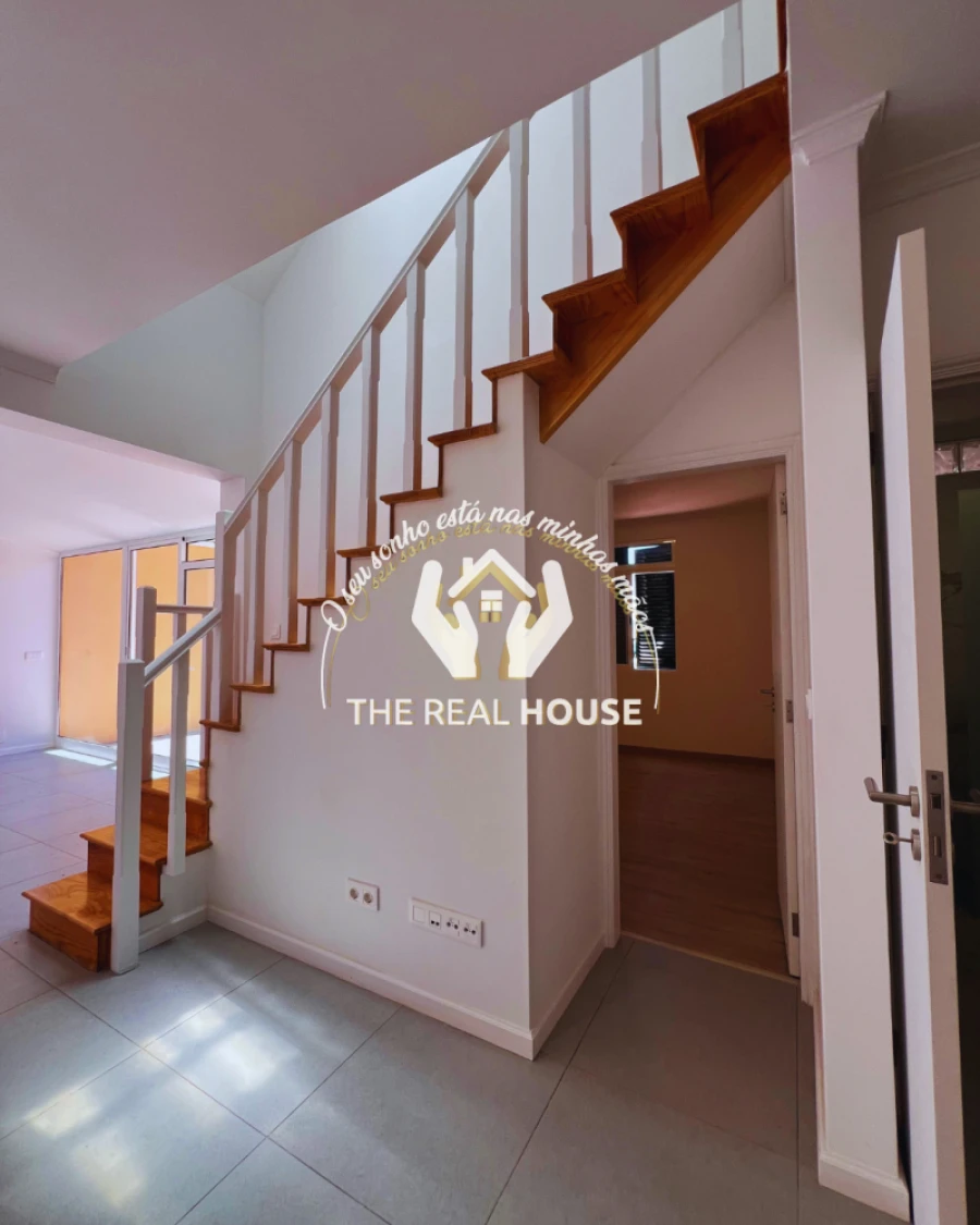 Moradia T3 para Venda em Funchal (Santa Luzia) Foto 9