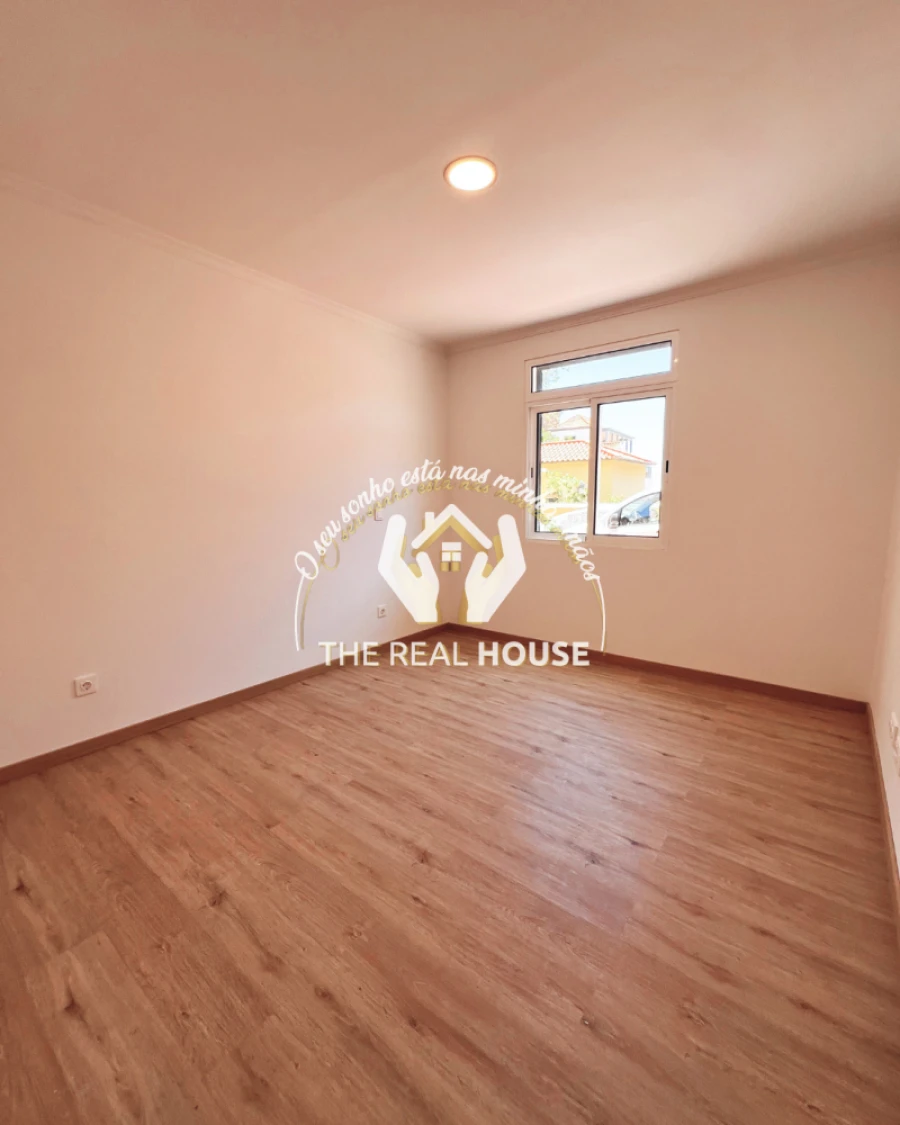 Moradia T3 para Venda em Funchal (Santa Luzia) Foto 8