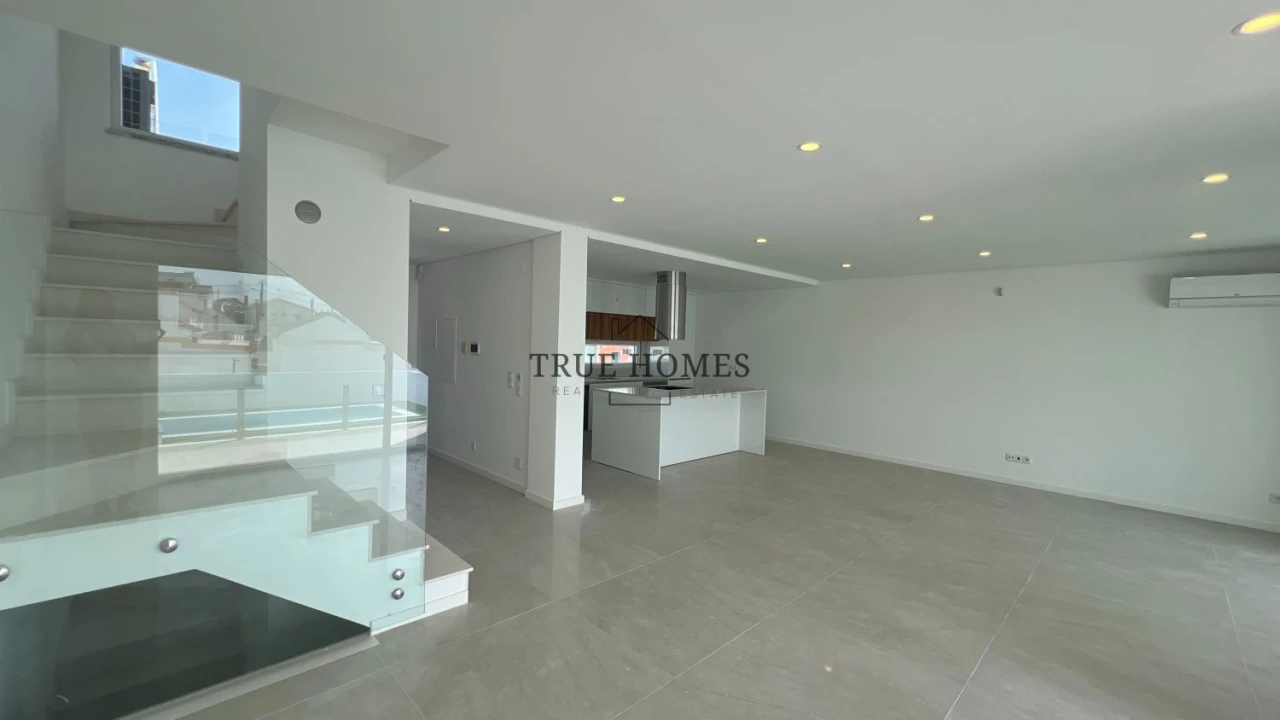 Moradia T3 para Venda em Charneca de Caparica e Sobreda Foto 30