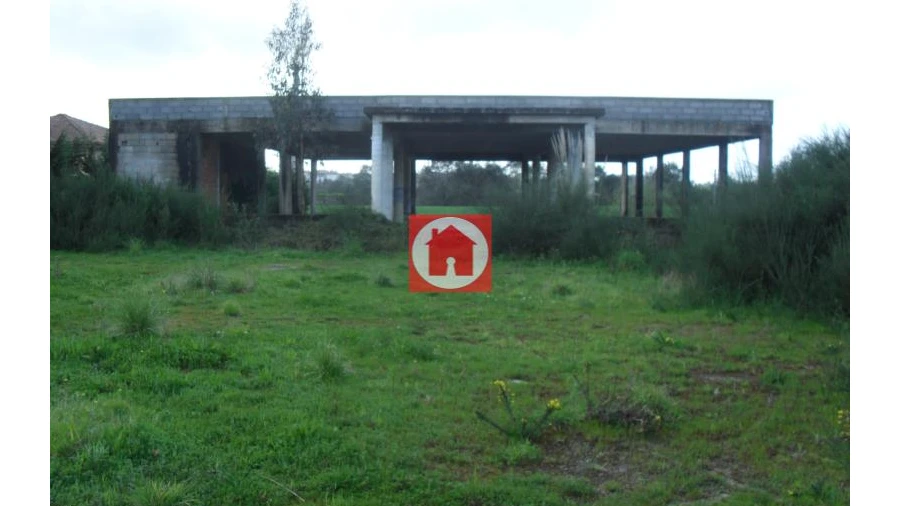 Armazém para Venda em Touguinha e Touguinhó
