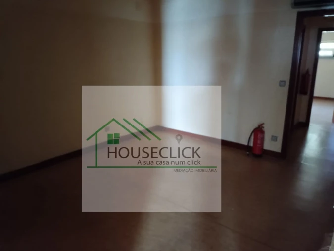 Loja para Arrendamento em Belmonte e Colmeal da Torre Foto 8