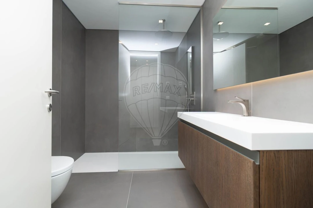 Moradia T4 para Venda em Póvoa de Santa Iria e Forte da Casa Foto 1