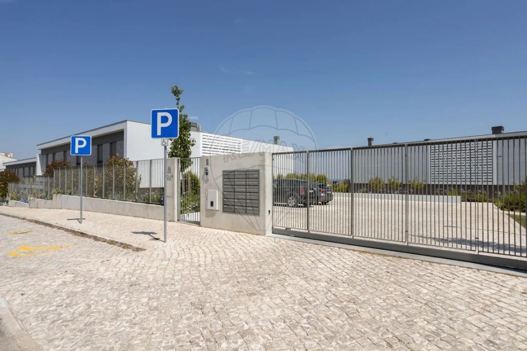 Moradia T4 para Venda em Póvoa de Santa Iria e Forte da Casa Foto 32