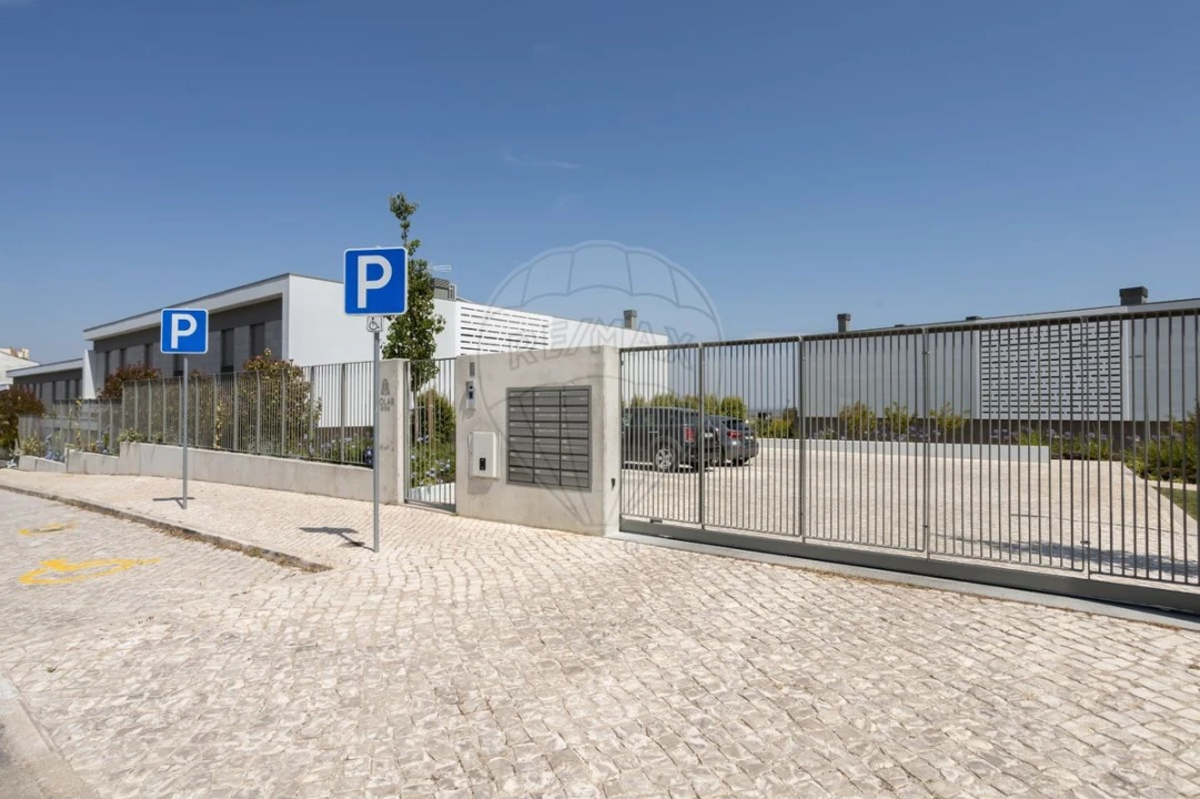 Moradia T4 para Venda em Póvoa de Santa Iria e Forte da Casa Foto 32