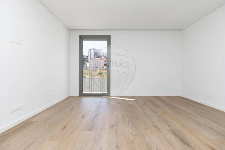 Moradia T4 para Venda em Póvoa de Santa Iria e Forte da Casa Foto 16