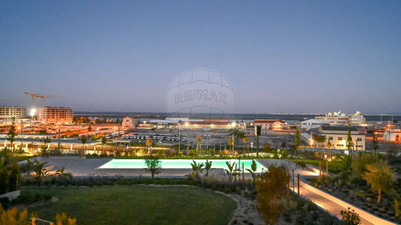 Moradia T4 para Venda em Póvoa de Santa Iria e Forte da Casa Foto 4