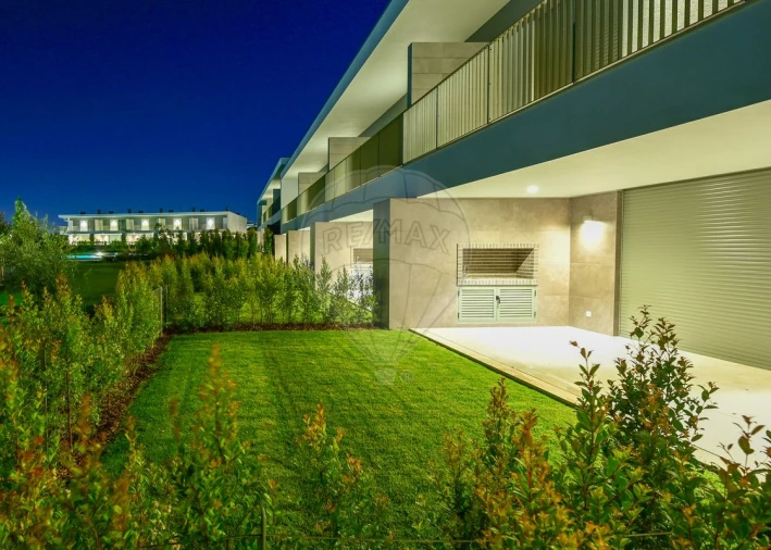 Moradia T4 para Venda em Póvoa de Santa Iria e Forte da Casa Foto 9