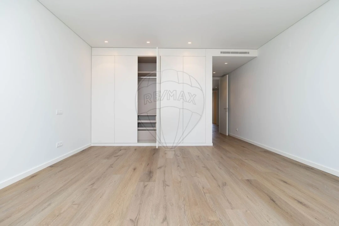 Moradia T4 para Venda em Póvoa de Santa Iria e Forte da Casa Foto 17