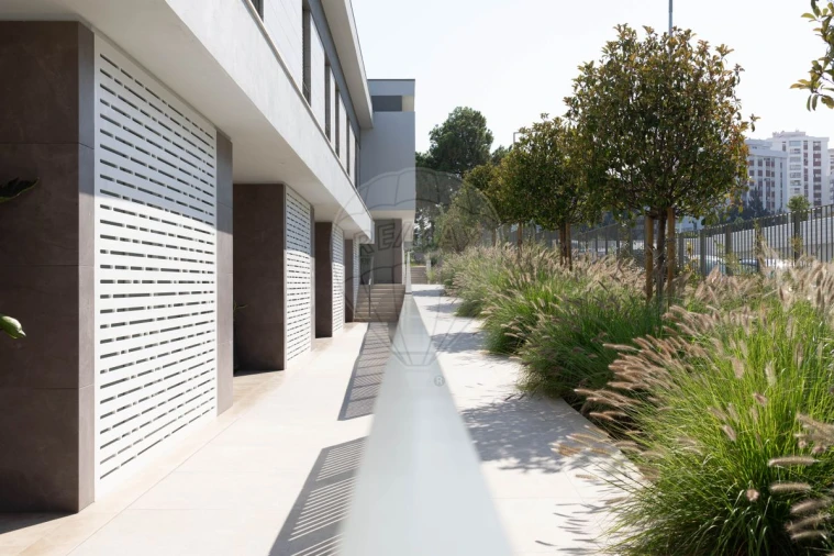 Moradia T4 para Venda em Póvoa de Santa Iria e Forte da Casa Foto 9