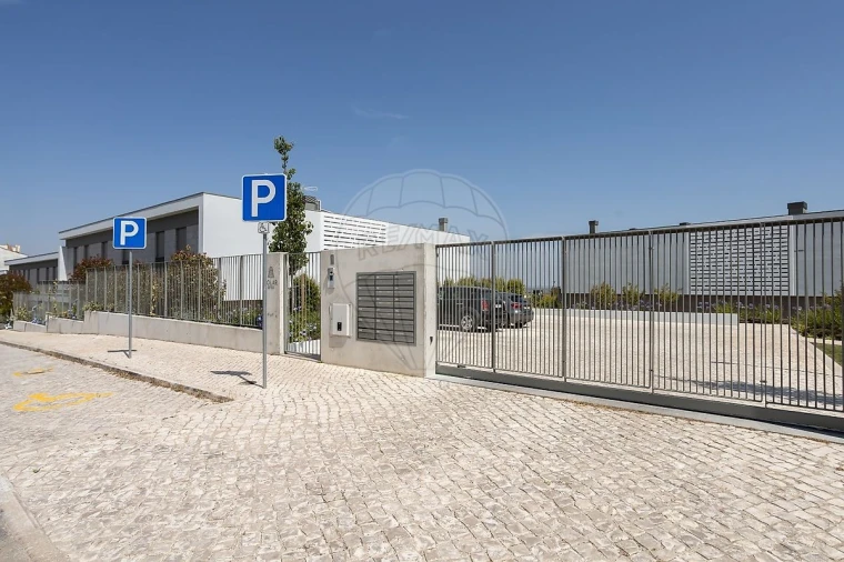 Moradia T4 para Venda em Póvoa de Santa Iria e Forte da Casa Foto 32