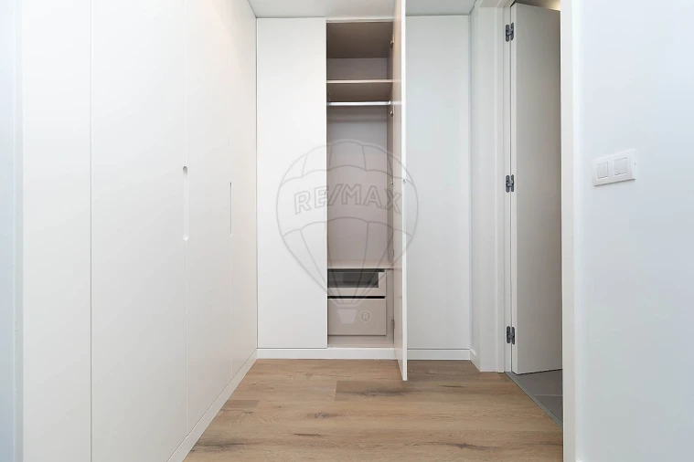 Moradia T4 para Venda em Póvoa de Santa Iria e Forte da Casa Foto 18