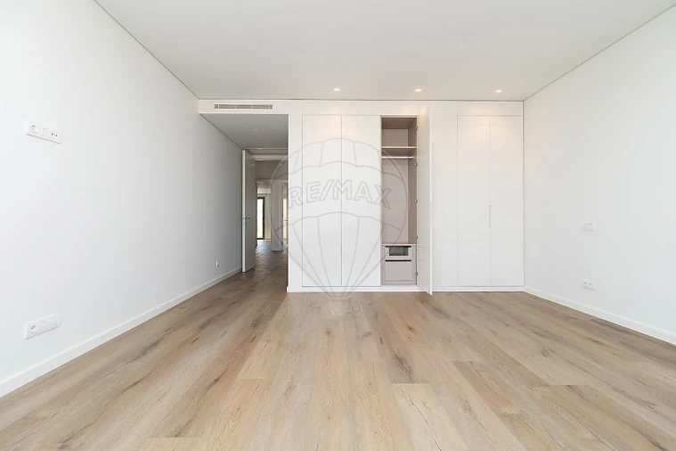 Moradia T4 para Venda em Póvoa de Santa Iria e Forte da Casa Foto 23