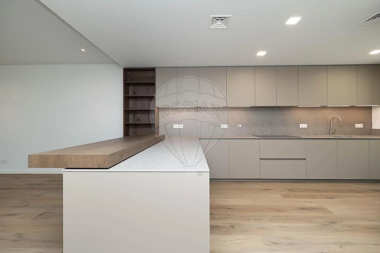 Moradia T4 para Venda em Póvoa de Santa Iria e Forte da Casa Foto 12