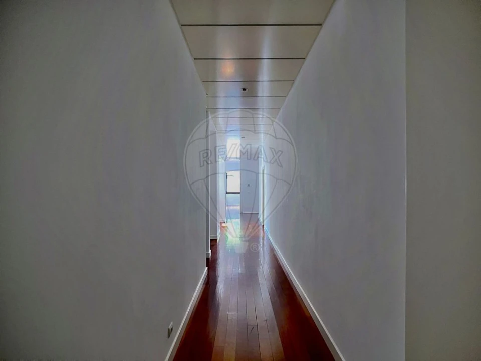 Apartamento T4 para Venda em Avenidas Novas Foto 5