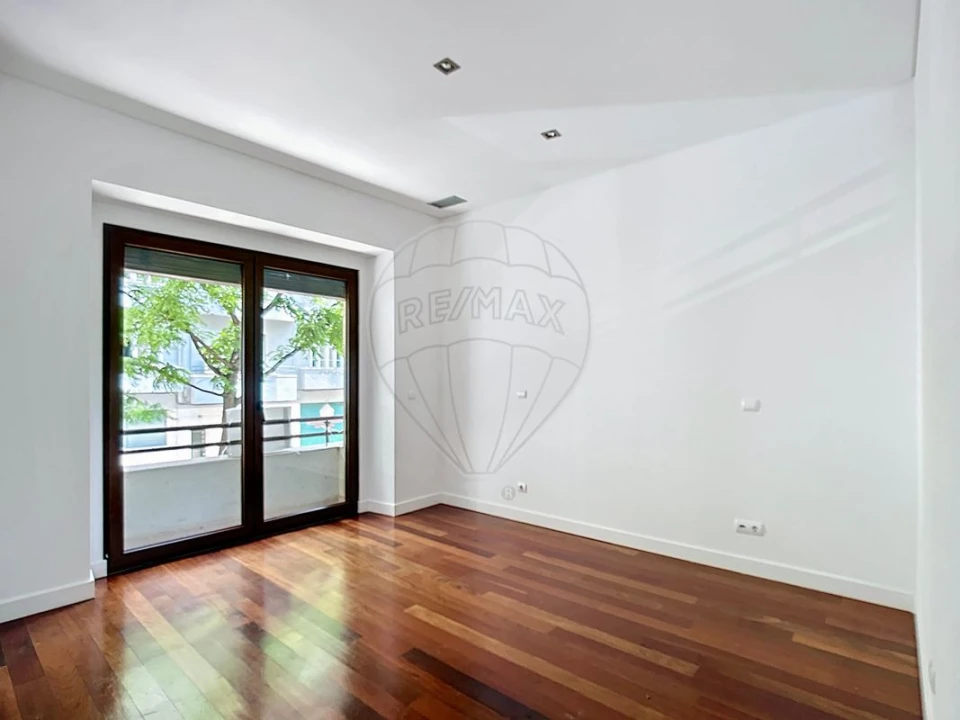 Apartamento T4 para Venda em Avenidas Novas Foto 15