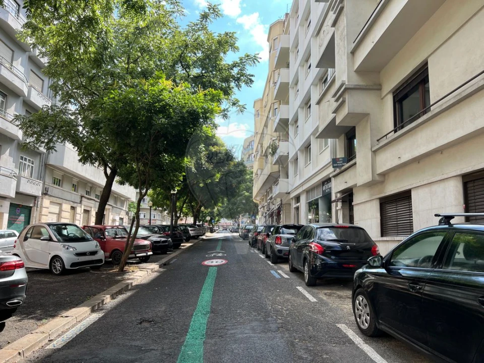 Apartamento T4 para Venda em Avenidas Novas Foto 3