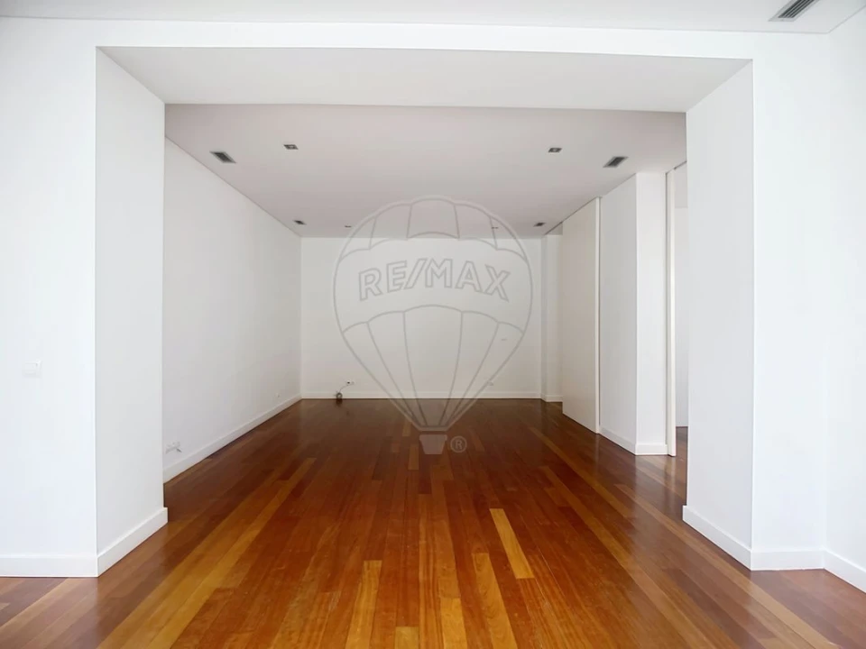 Apartamento T4 para Venda em Avenidas Novas Foto 13