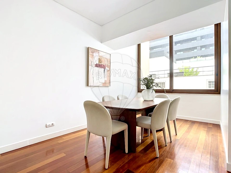 Apartamento T4 para Venda em Avenidas Novas Foto 5