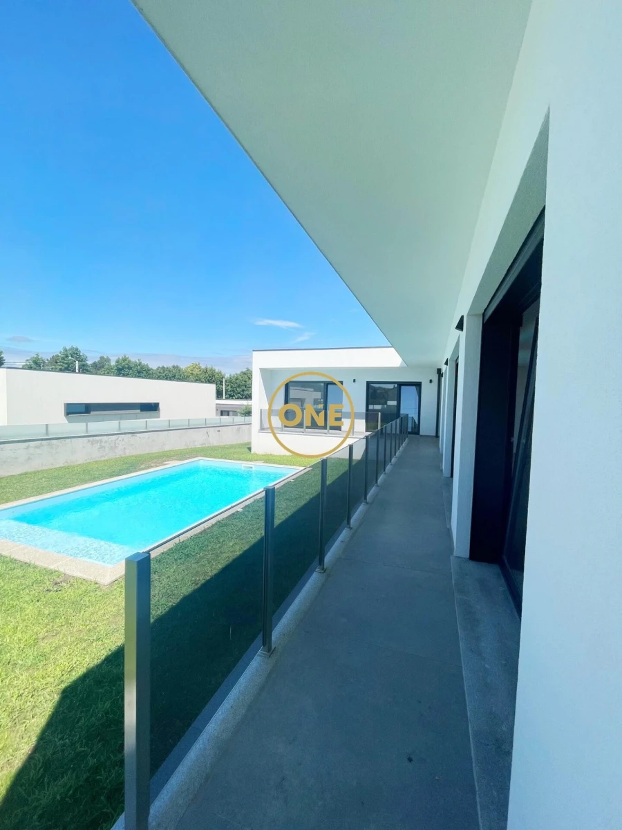 Moradia T3 para Venda em Merelim (São Paio), Panoias e Parada de Tibães Foto 5