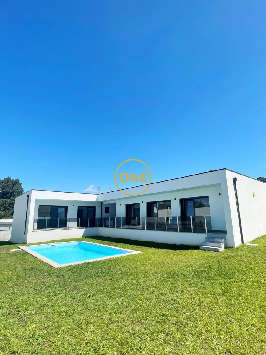 Moradia T3 para Venda em Merelim (São Paio), Panoias e Parada de Tibães Foto 3