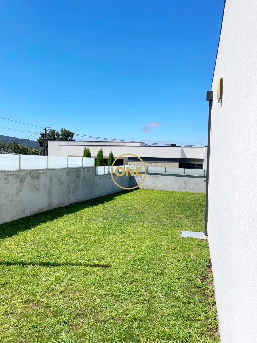 Moradia T3 para Venda em Merelim (São Paio), Panoias e Parada de Tibães Foto 16