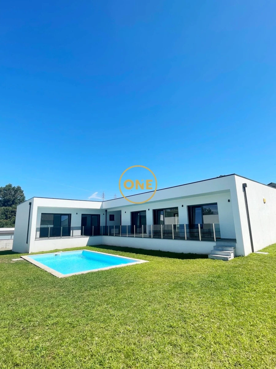 Moradia T3 para Venda em Merelim (São Paio), Panoias e Parada de Tibães Foto 4