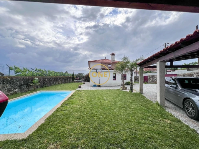 Moradia T3 para Venda em Delães Foto 1