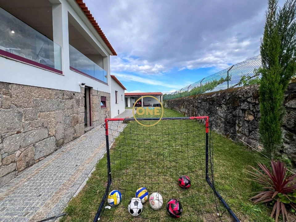 Moradia T3 para Venda em Delães Foto 11