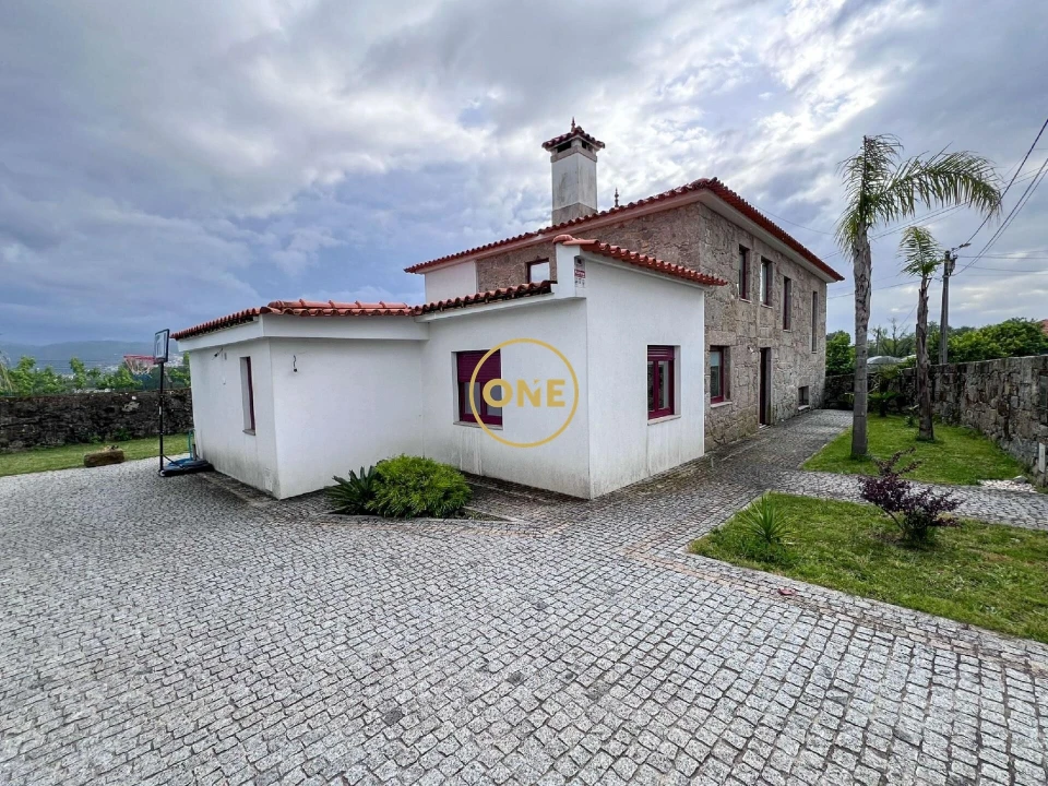 Moradia T3 para Venda em Delães Foto 2