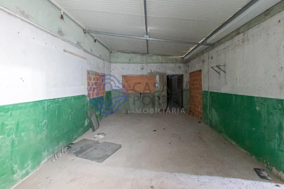 Armazém para Venda em Oliveira do Douro Foto 15