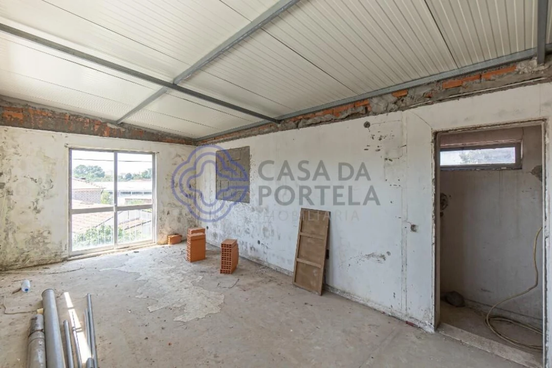 Armazém para Venda em Oliveira do Douro Foto 29