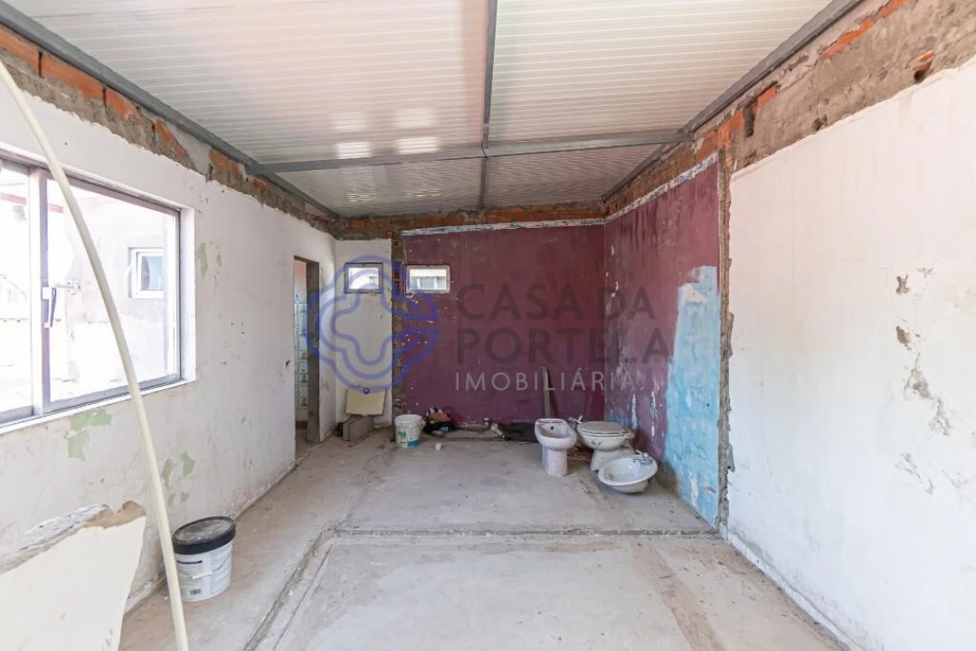 Armazém para Venda em Oliveira do Douro Foto 32