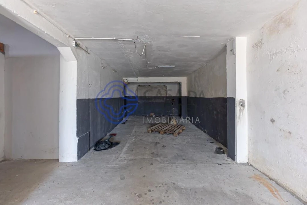 Armazém para Venda em Oliveira do Douro Foto 22