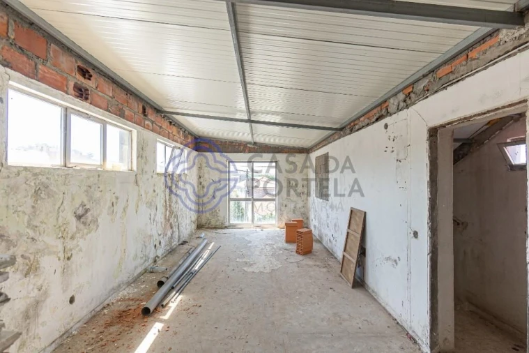 Armazém para Venda em Oliveira do Douro Foto 25